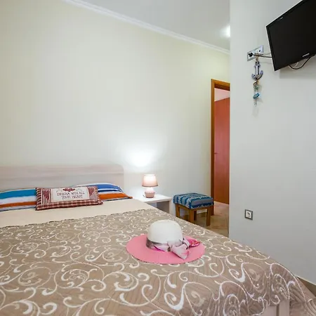 بيت للعطل Happy *