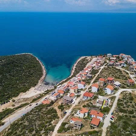 بيت للعطل Happy *